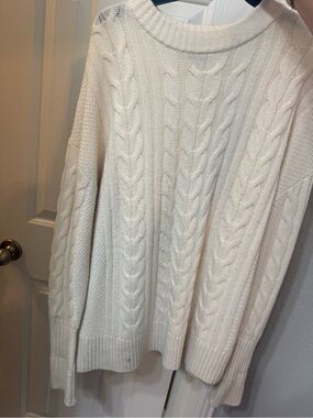 Banana Republic Ivory Cable-Knit Crew Sweater